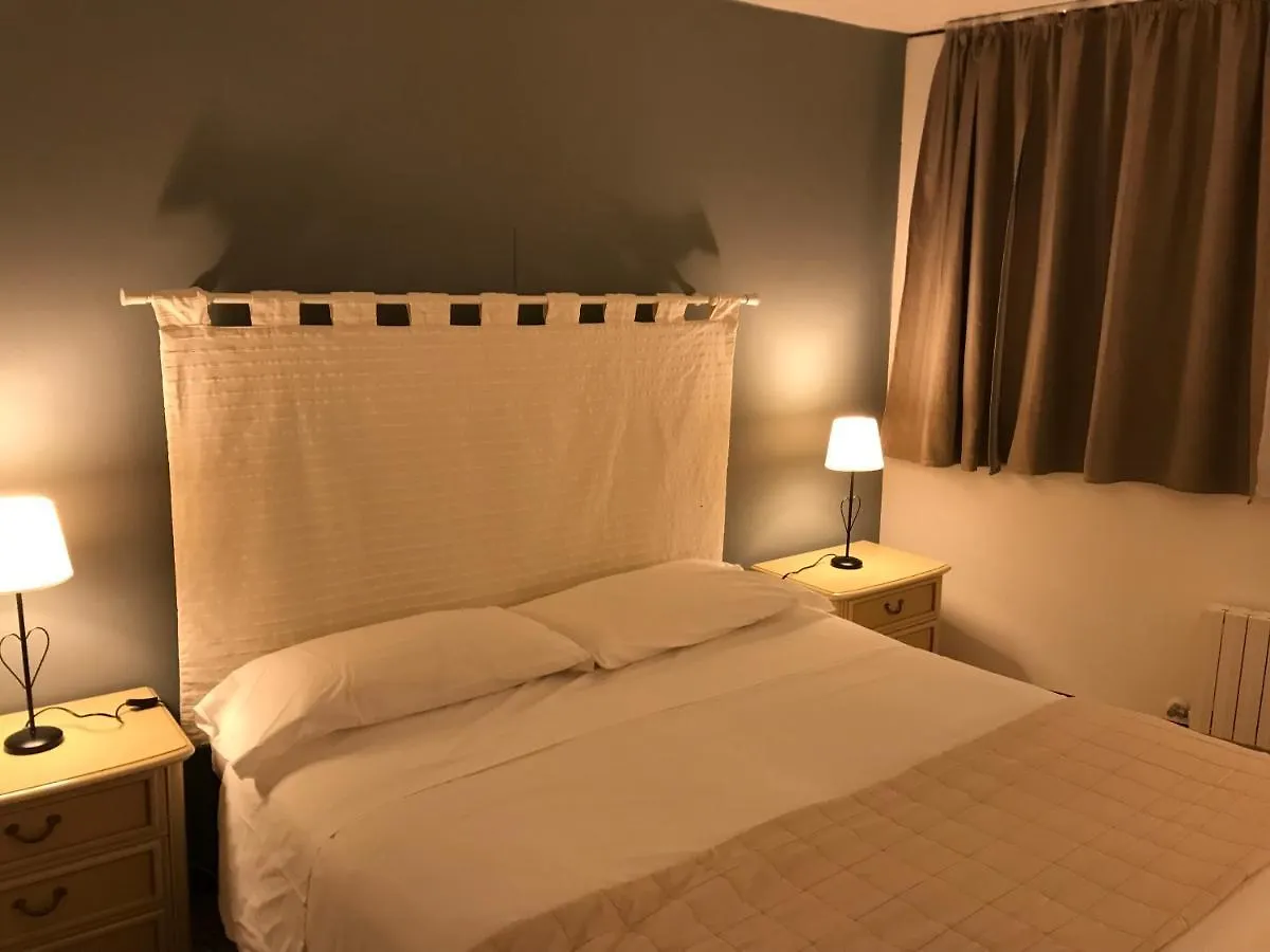** Guest house Venice And Venice Apartments - Private Rooms In Shared Apartment Italy