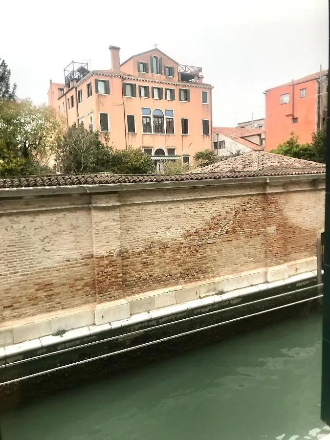 Venice And Venice Apartments - Private Rooms In Shared Apartment 2*,  Italy