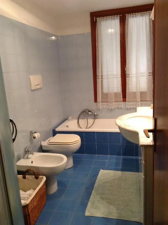 Venice And Venice Apartments - Private Rooms In Shared Apartment Guest house
