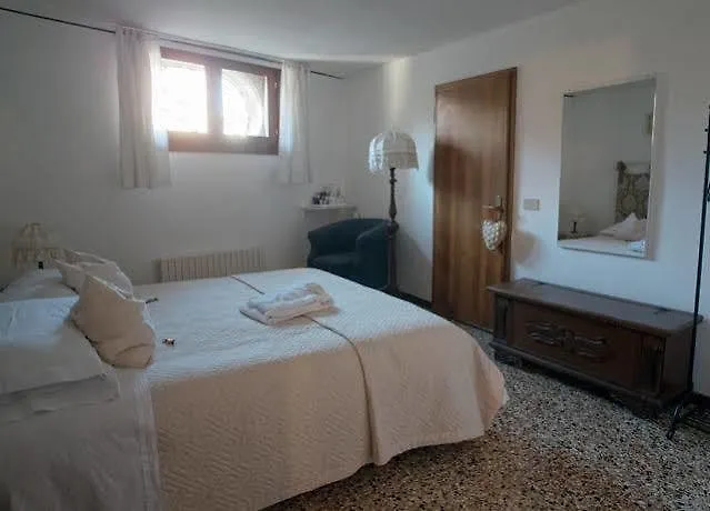 ** Guest house Venice And Venice Apartments - Private Rooms In Shared Apartment Italy