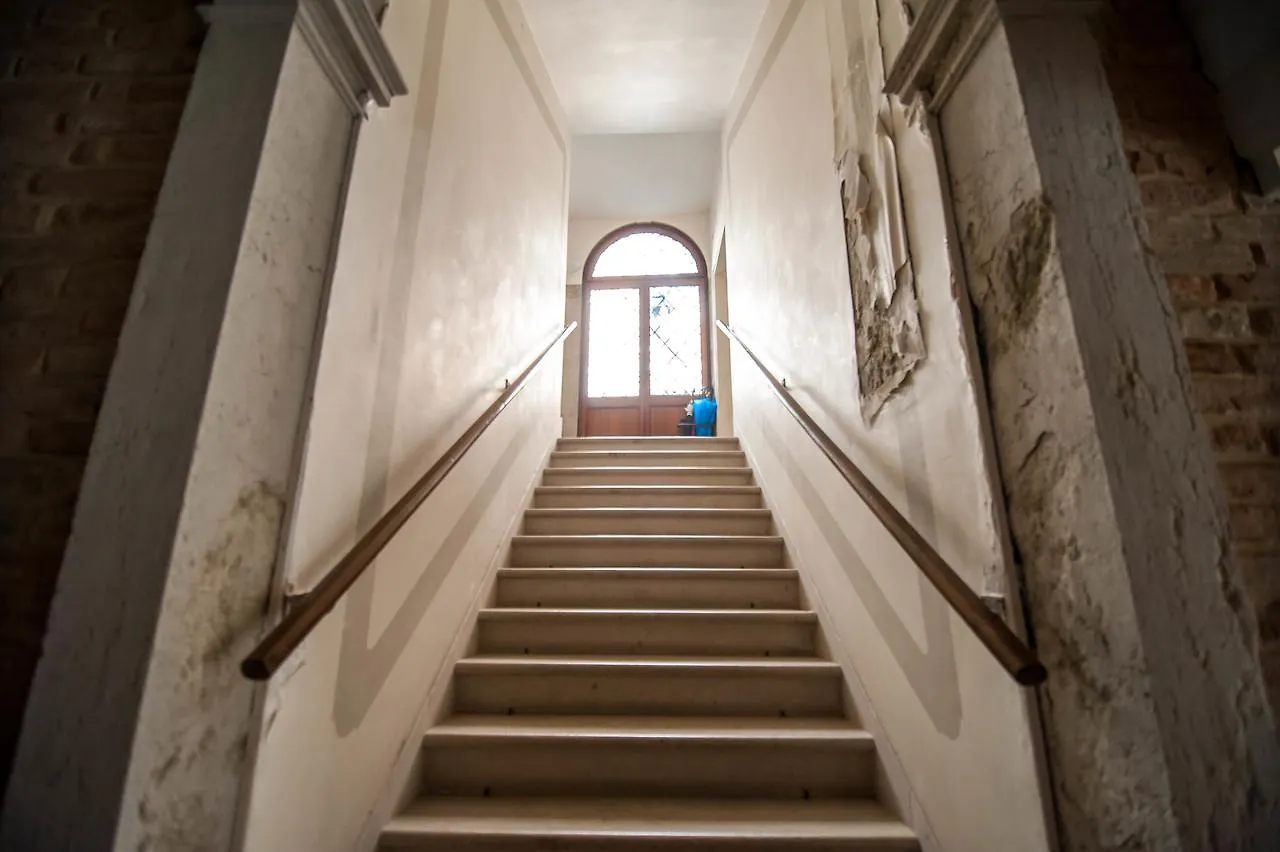 Venice And Venice Apartments - Private Rooms In Shared Apartment 2*,  Italy