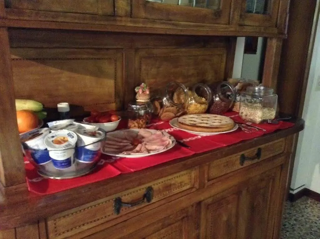 Venice And Venice Apartments - Private Rooms In Shared Apartment 2*,  Italy