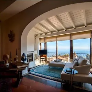 Casa Arico & Shatulle Taormine